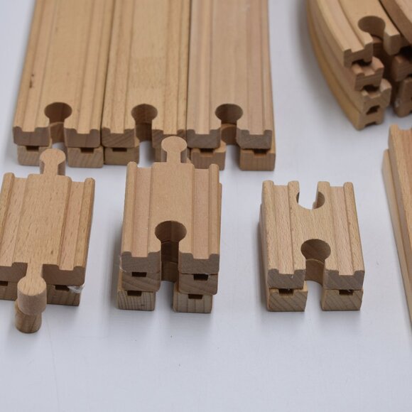 Lot of over 45 TRACK LOT Curves Ramps Straights Ascending Wooden Railway… - Picture 9 of 9